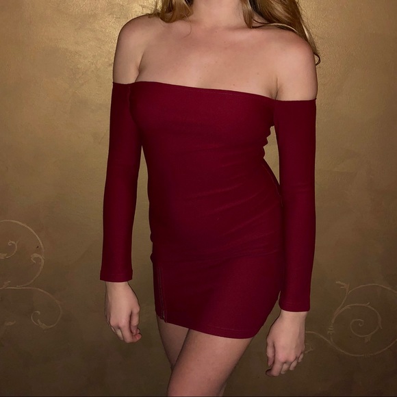 Brand New Sexy Shoulderless Red Dress - Picture 2 of 9